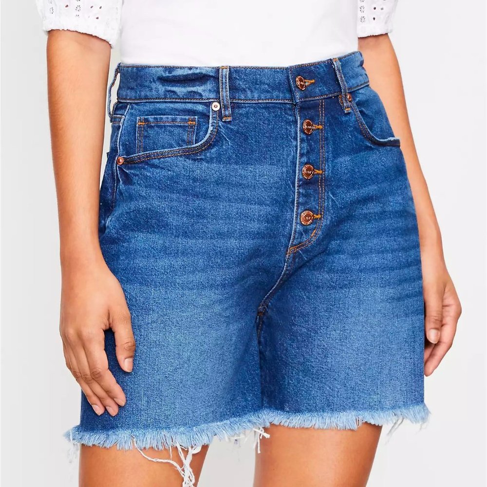 NWT LOFT The Frayed Button Front High Waist Boyfriend Short